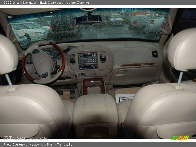 Black Clearcoat / Medium Graphite 2000 Lincoln Navigator