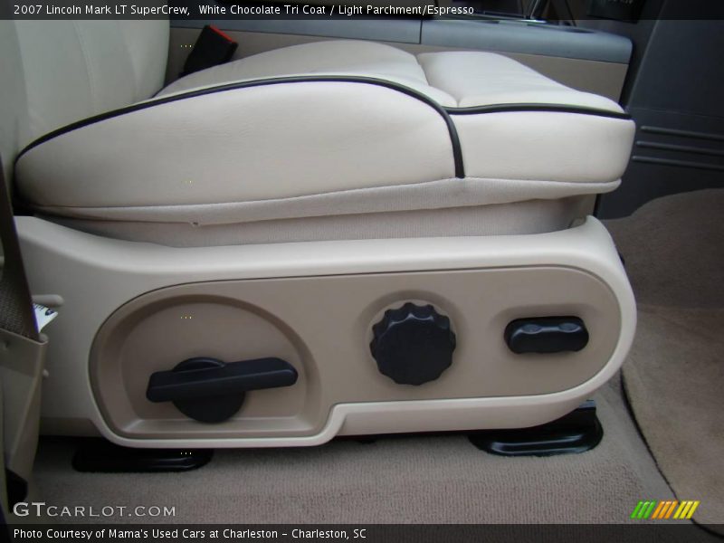 White Chocolate Tri Coat / Light Parchment/Espresso 2007 Lincoln Mark LT SuperCrew
