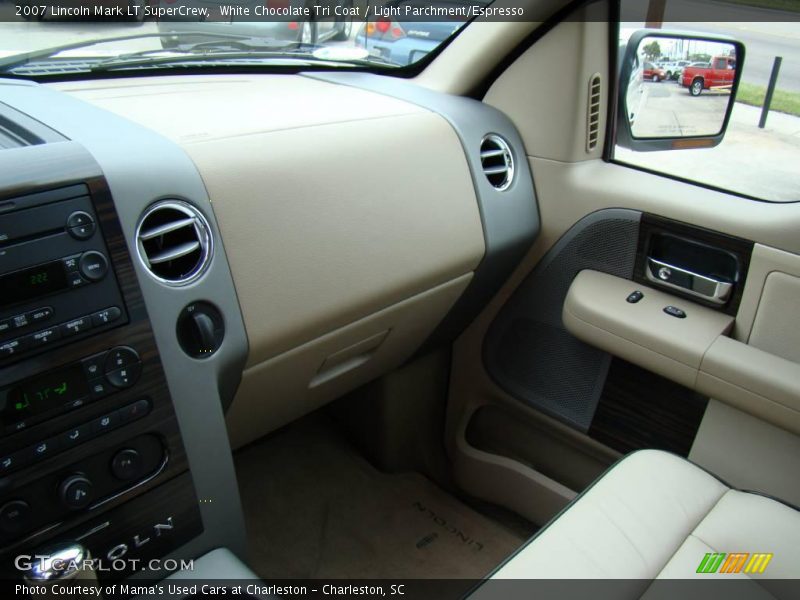 White Chocolate Tri Coat / Light Parchment/Espresso 2007 Lincoln Mark LT SuperCrew