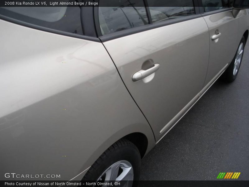 Light Almond Beige / Beige 2008 Kia Rondo LX V6