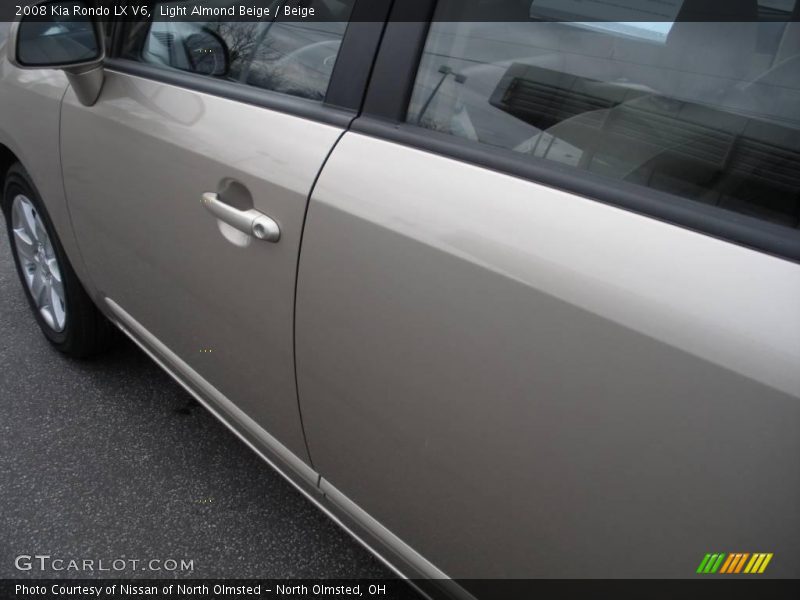 Light Almond Beige / Beige 2008 Kia Rondo LX V6