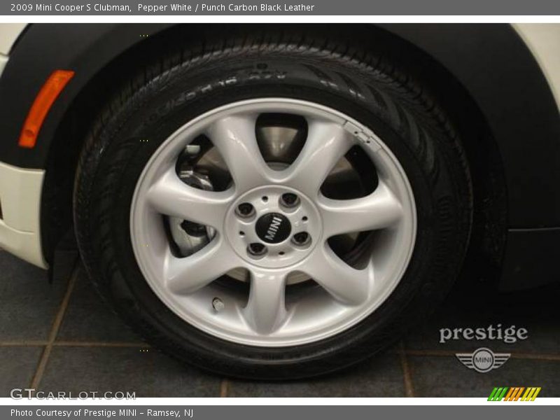 Pepper White / Punch Carbon Black Leather 2009 Mini Cooper S Clubman