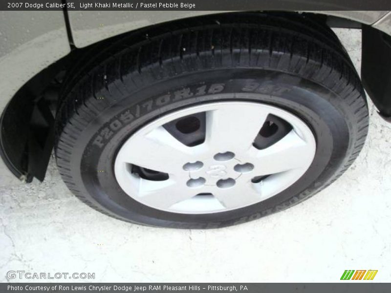 Light Khaki Metallic / Pastel Pebble Beige 2007 Dodge Caliber SE