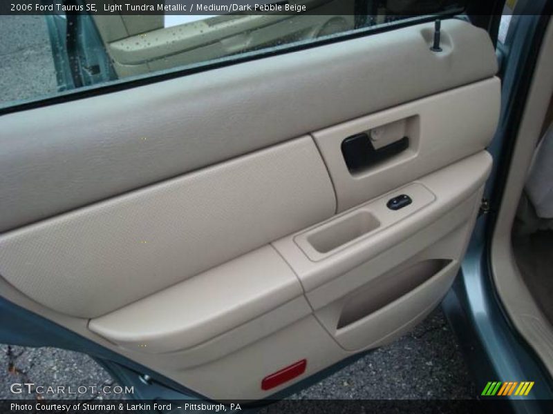 Light Tundra Metallic / Medium/Dark Pebble Beige 2006 Ford Taurus SE