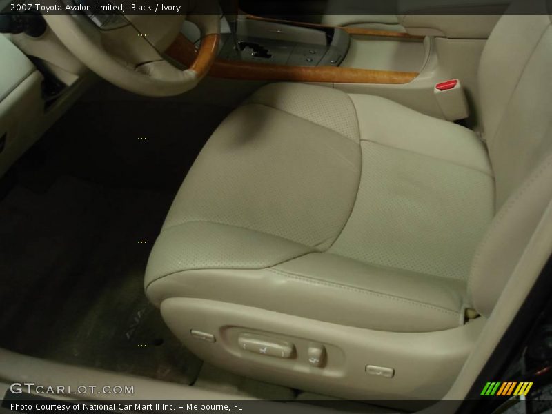 Black / Ivory 2007 Toyota Avalon Limited