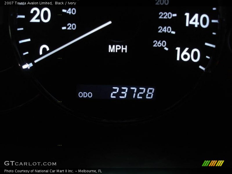 Black / Ivory 2007 Toyota Avalon Limited