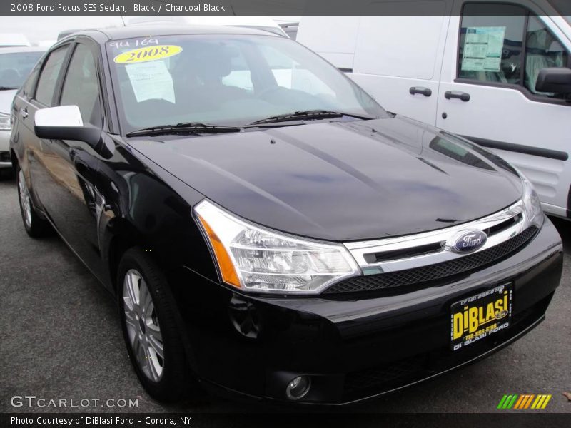 Black / Charcoal Black 2008 Ford Focus SES Sedan