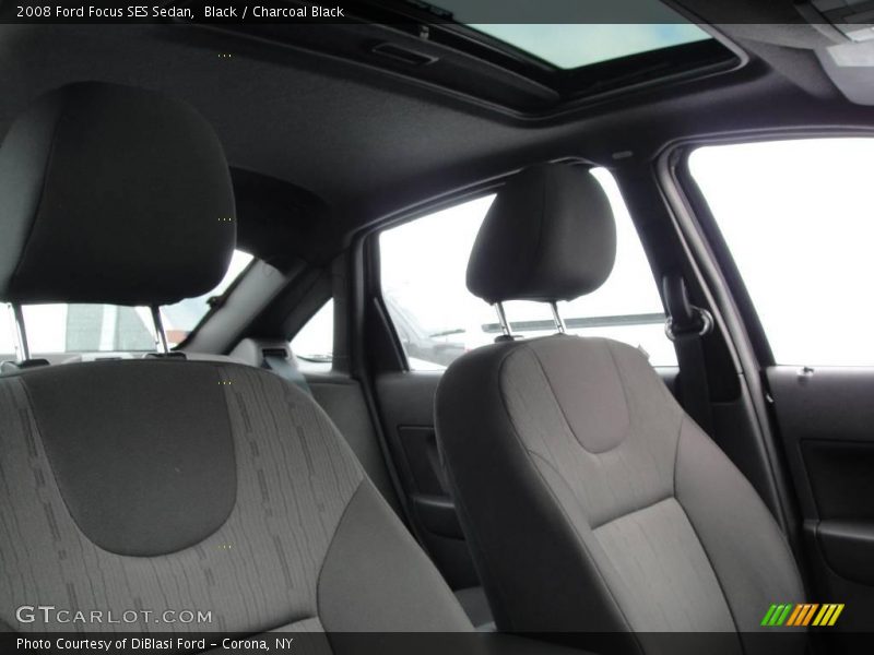 Black / Charcoal Black 2008 Ford Focus SES Sedan