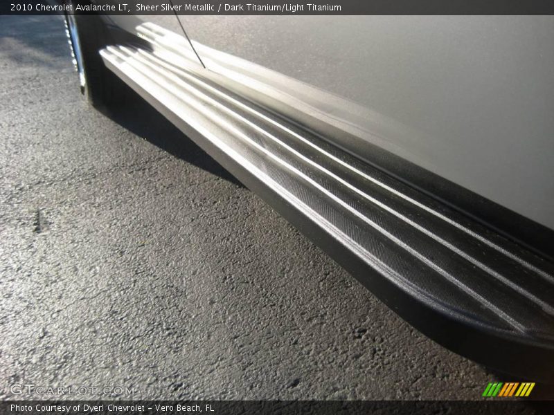 Sheer Silver Metallic / Dark Titanium/Light Titanium 2010 Chevrolet Avalanche LT