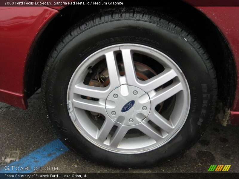 Sangria Red Metallic / Medium Graphite 2000 Ford Focus LX Sedan