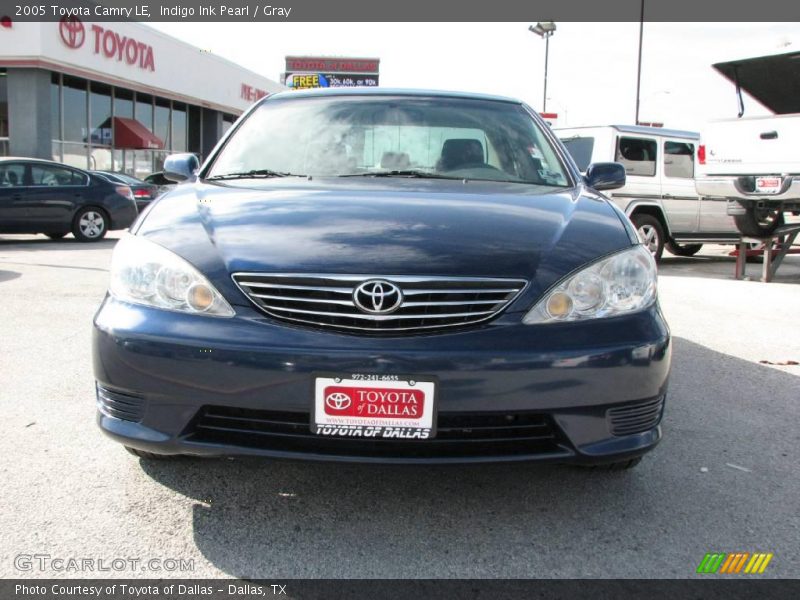 Indigo Ink Pearl / Gray 2005 Toyota Camry LE