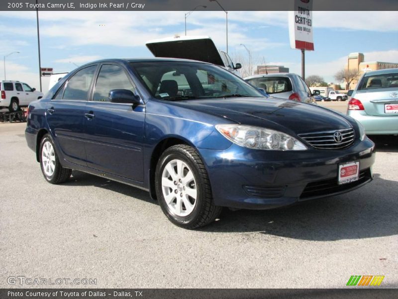 Indigo Ink Pearl / Gray 2005 Toyota Camry LE