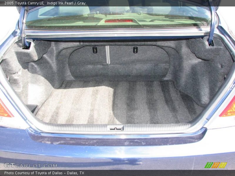 Indigo Ink Pearl / Gray 2005 Toyota Camry LE