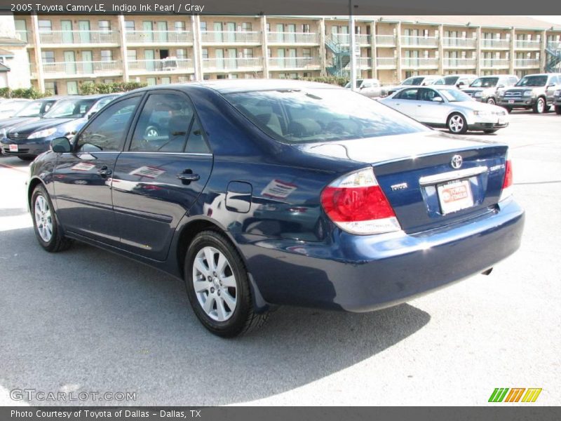 Indigo Ink Pearl / Gray 2005 Toyota Camry LE