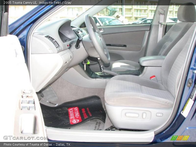 Indigo Ink Pearl / Gray 2005 Toyota Camry LE
