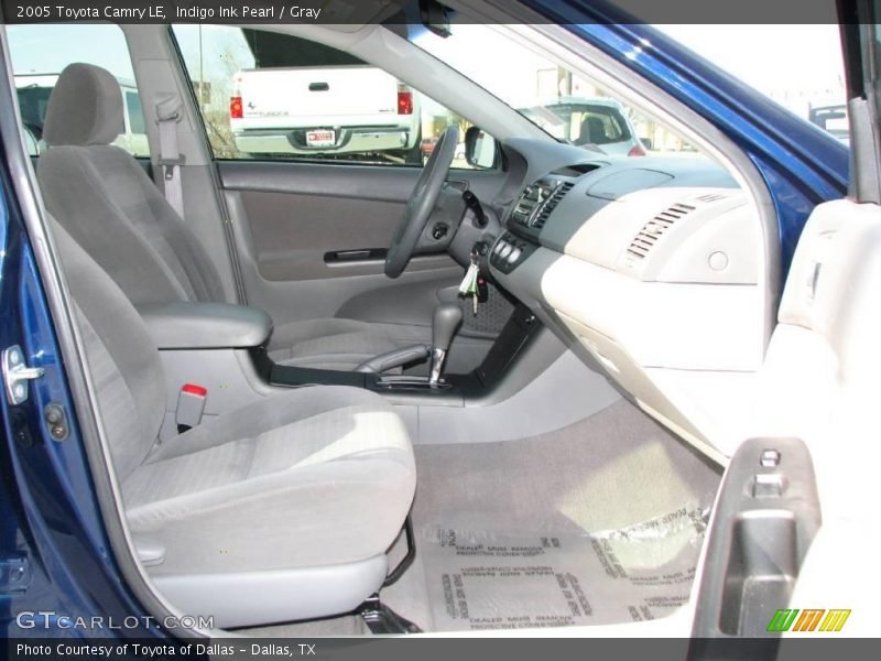 Indigo Ink Pearl / Gray 2005 Toyota Camry LE