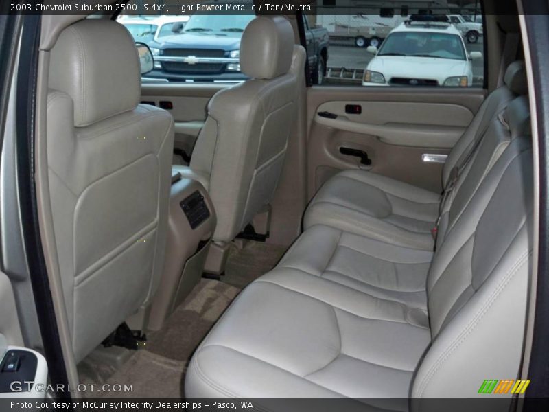 Light Pewter Metallic / Tan/Neutral 2003 Chevrolet Suburban 2500 LS 4x4