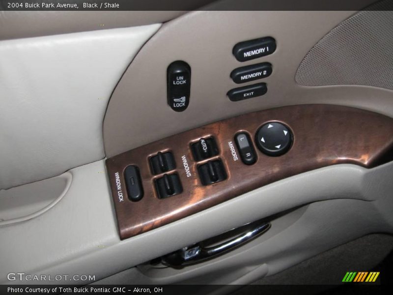 Black / Shale 2004 Buick Park Avenue
