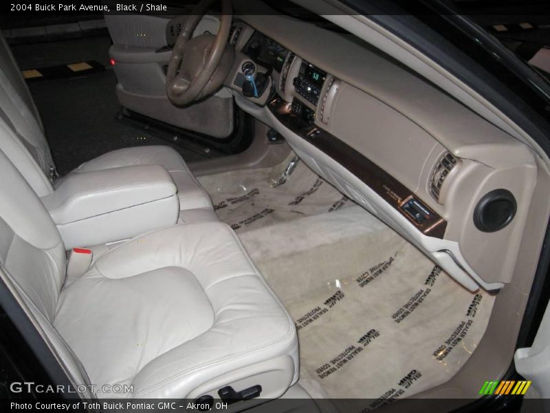 Black / Shale 2004 Buick Park Avenue