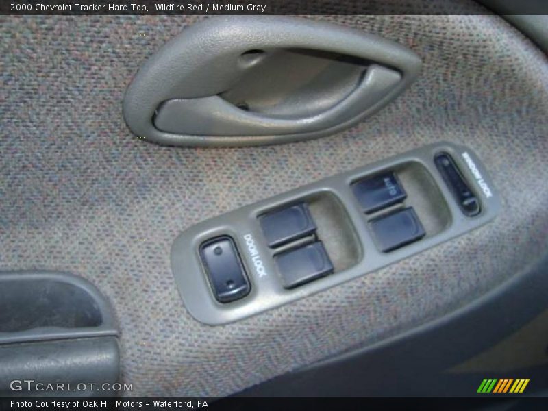Wildfire Red / Medium Gray 2000 Chevrolet Tracker Hard Top