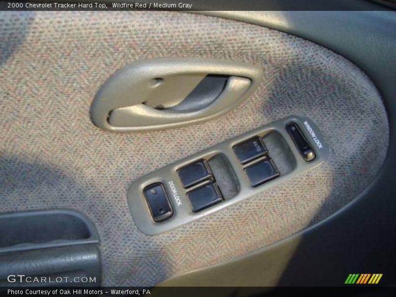 Wildfire Red / Medium Gray 2000 Chevrolet Tracker Hard Top