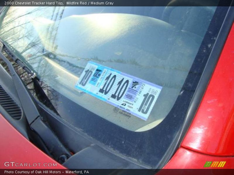 Wildfire Red / Medium Gray 2000 Chevrolet Tracker Hard Top