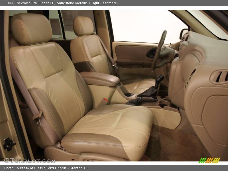 Sandstone Metallic / Light Cashmere 2004 Chevrolet TrailBlazer LT