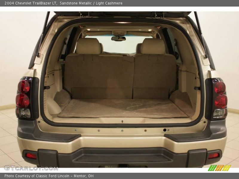 Sandstone Metallic / Light Cashmere 2004 Chevrolet TrailBlazer LT