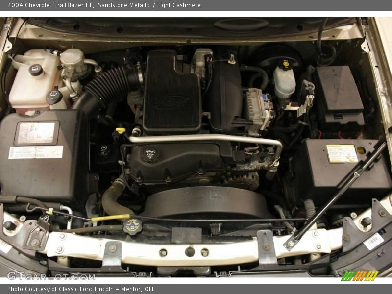 Sandstone Metallic / Light Cashmere 2004 Chevrolet TrailBlazer LT