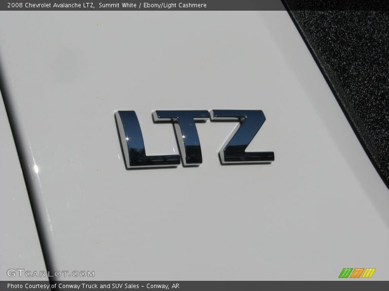 Summit White / Ebony/Light Cashmere 2008 Chevrolet Avalanche LTZ