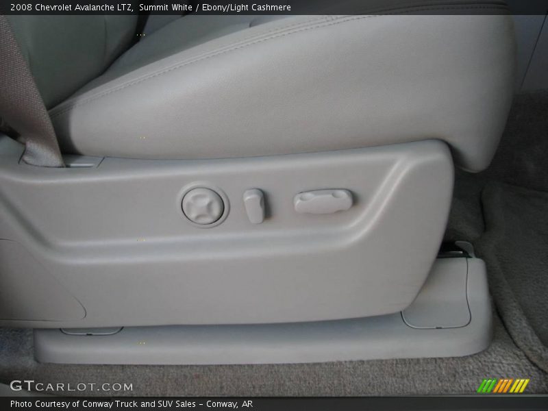 Summit White / Ebony/Light Cashmere 2008 Chevrolet Avalanche LTZ