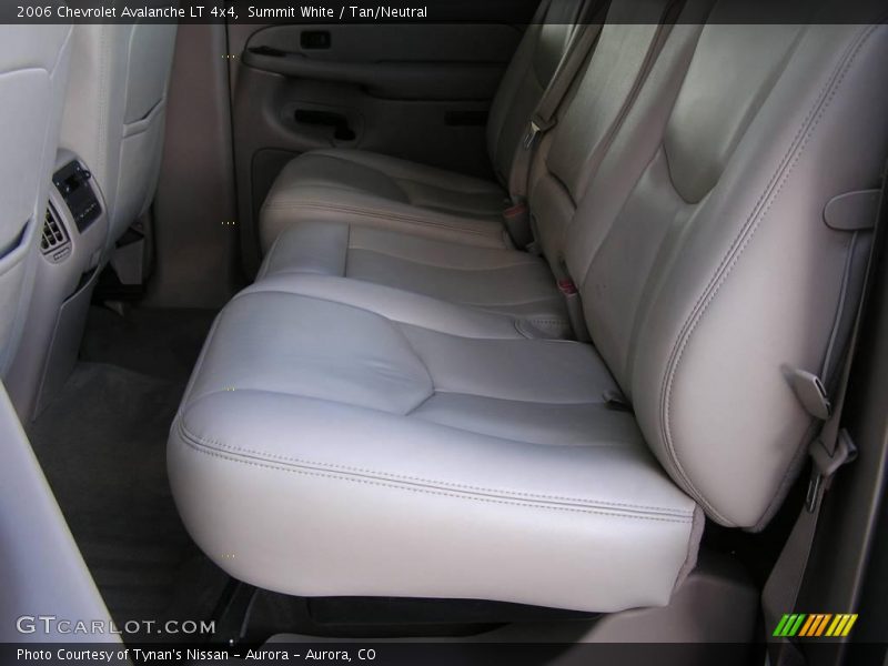 Summit White / Tan/Neutral 2006 Chevrolet Avalanche LT 4x4