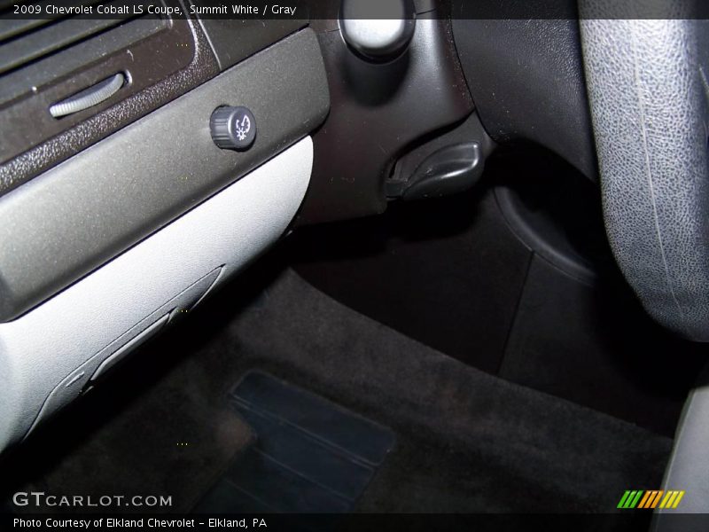 Summit White / Gray 2009 Chevrolet Cobalt LS Coupe