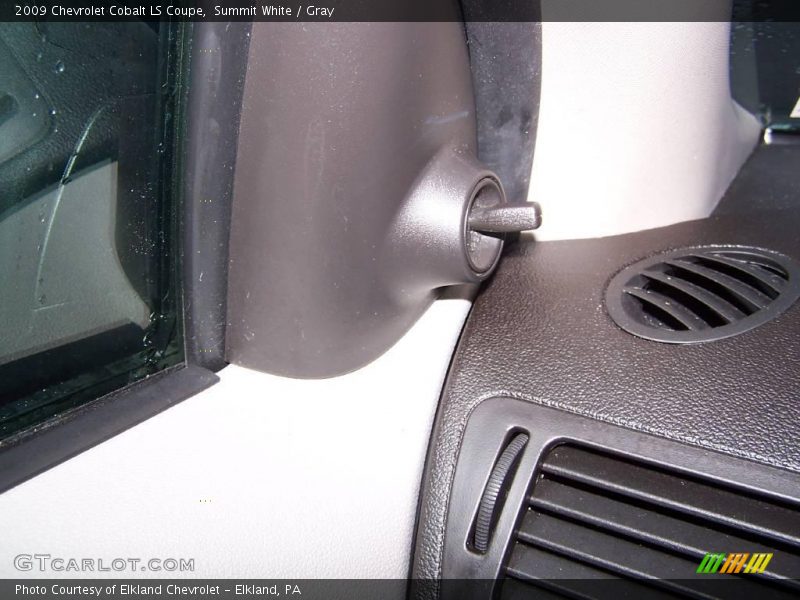 Summit White / Gray 2009 Chevrolet Cobalt LS Coupe