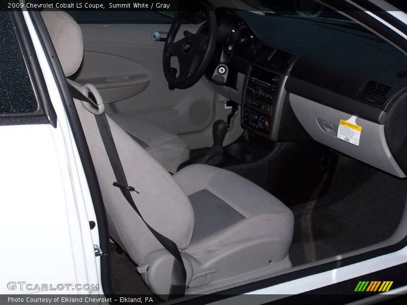 Summit White / Gray 2009 Chevrolet Cobalt LS Coupe