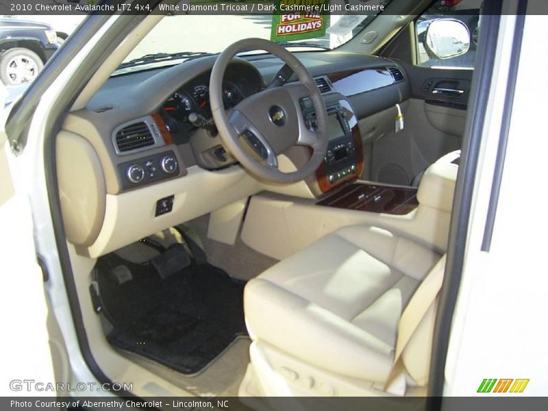 White Diamond Tricoat / Dark Cashmere/Light Cashmere 2010 Chevrolet Avalanche LTZ 4x4