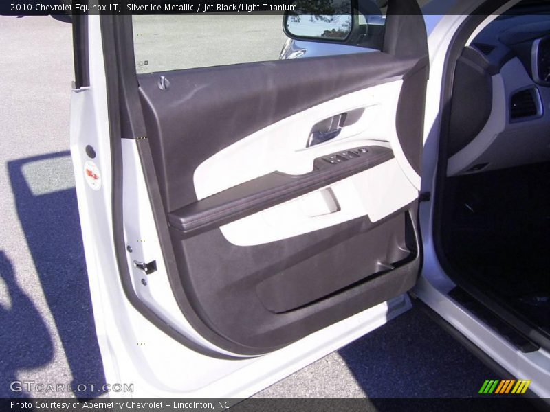 Silver Ice Metallic / Jet Black/Light Titanium 2010 Chevrolet Equinox LT