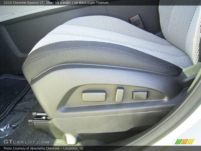 Silver Ice Metallic / Jet Black/Light Titanium 2010 Chevrolet Equinox LT
