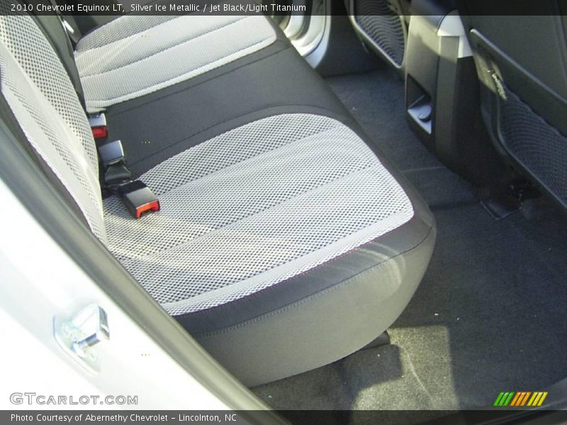 Silver Ice Metallic / Jet Black/Light Titanium 2010 Chevrolet Equinox LT