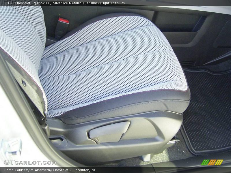 Silver Ice Metallic / Jet Black/Light Titanium 2010 Chevrolet Equinox LT