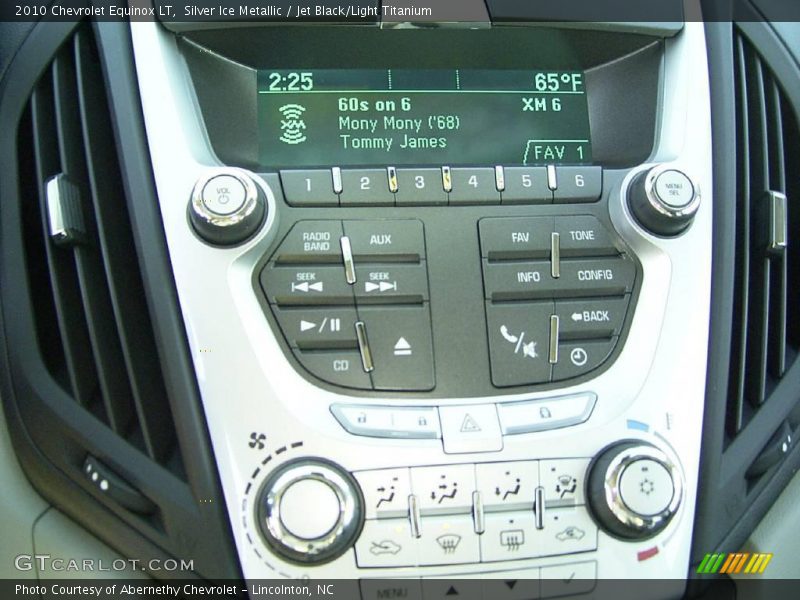 Silver Ice Metallic / Jet Black/Light Titanium 2010 Chevrolet Equinox LT