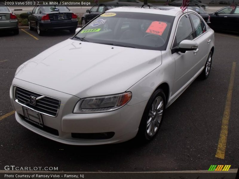 Ice White / Sandstone Beige 2009 Volvo S80 3.2