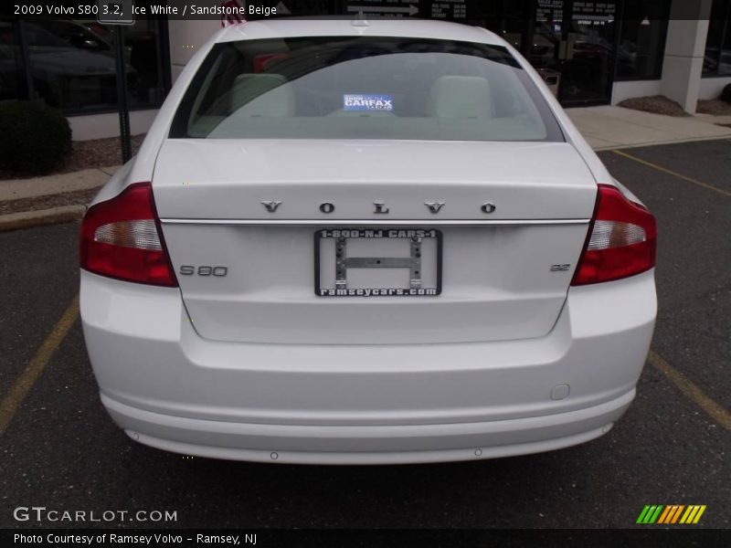 Ice White / Sandstone Beige 2009 Volvo S80 3.2