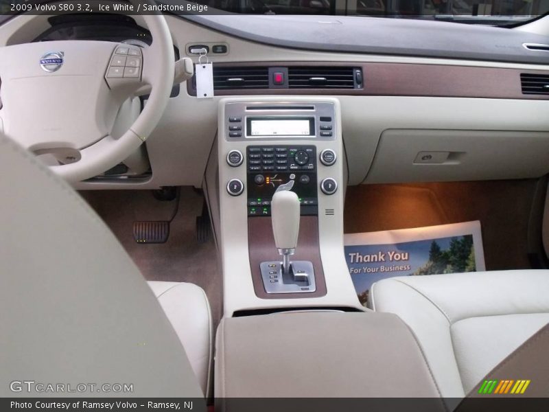 Ice White / Sandstone Beige 2009 Volvo S80 3.2