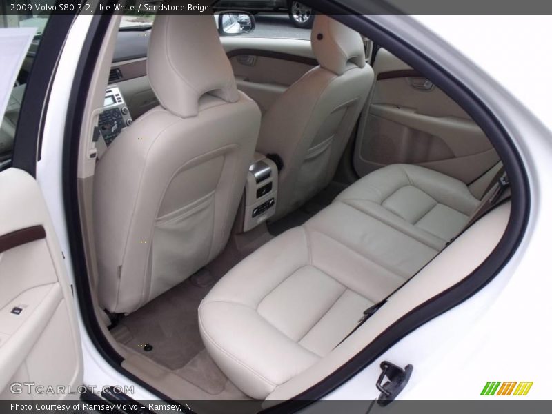 Ice White / Sandstone Beige 2009 Volvo S80 3.2