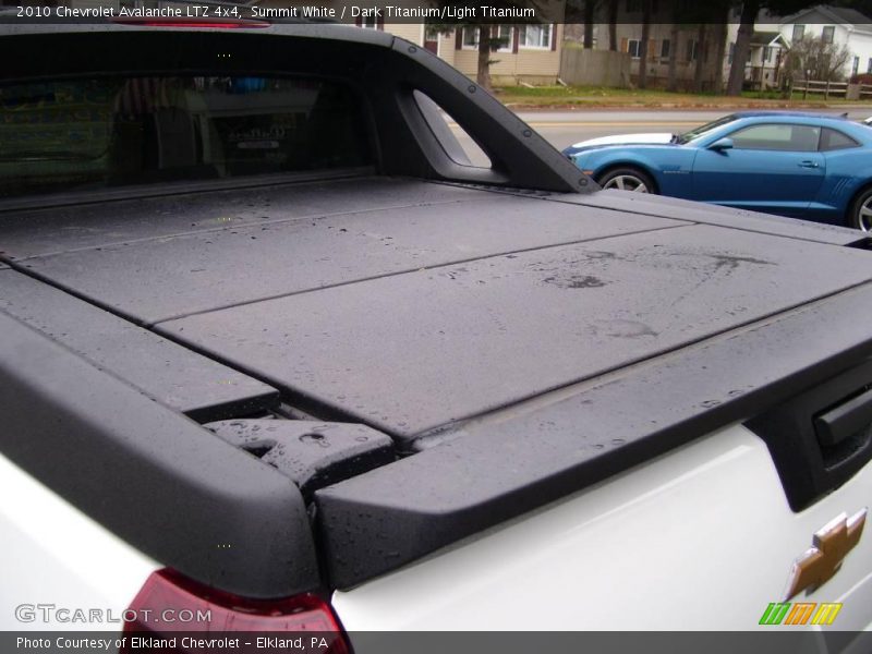 Summit White / Dark Titanium/Light Titanium 2010 Chevrolet Avalanche LTZ 4x4