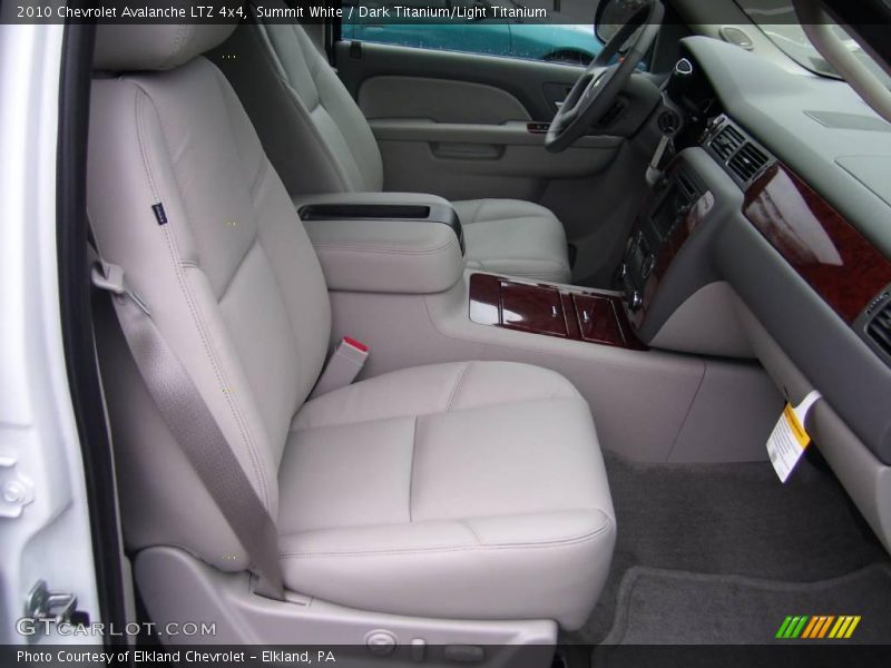 Summit White / Dark Titanium/Light Titanium 2010 Chevrolet Avalanche LTZ 4x4