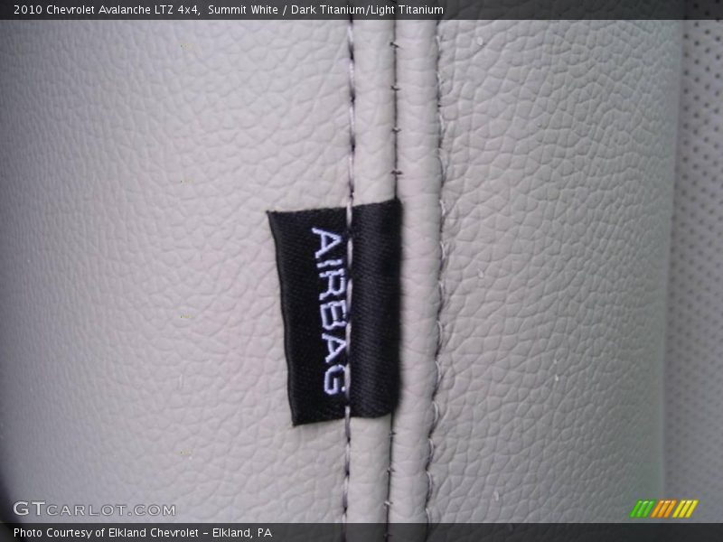 Summit White / Dark Titanium/Light Titanium 2010 Chevrolet Avalanche LTZ 4x4