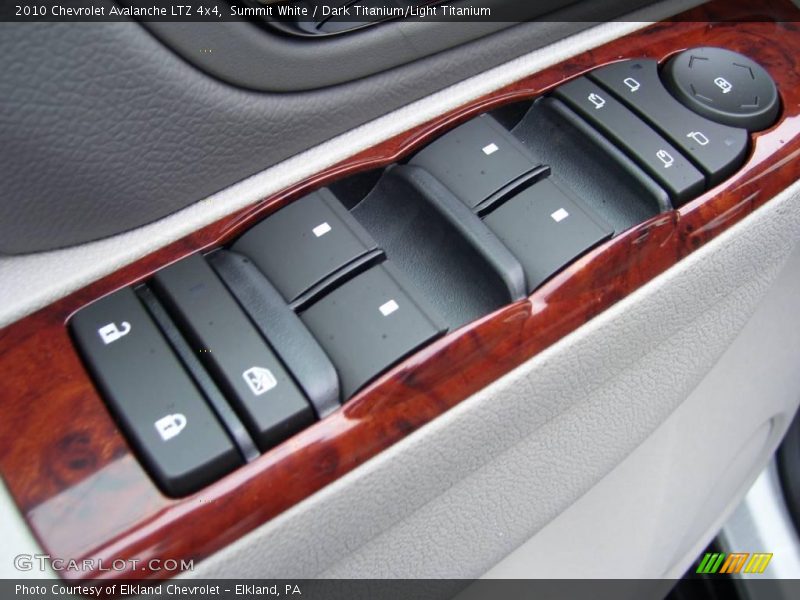 Summit White / Dark Titanium/Light Titanium 2010 Chevrolet Avalanche LTZ 4x4