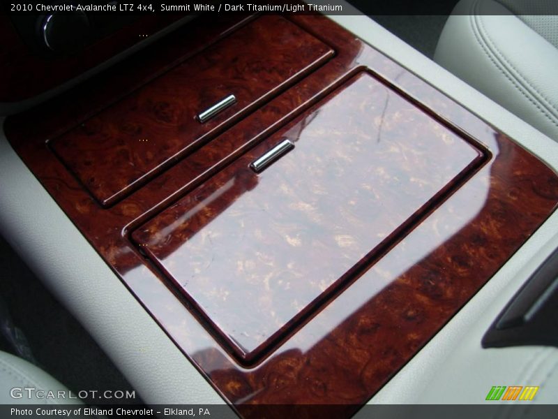 Summit White / Dark Titanium/Light Titanium 2010 Chevrolet Avalanche LTZ 4x4